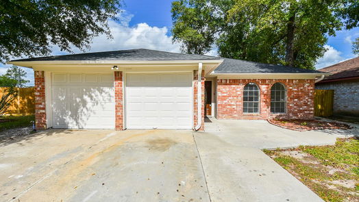 Humble 1-story, 3-bed 7307 Foxhurst Lane-idx