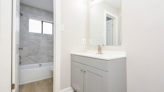Humble 1-story, 3-bed 7307 Foxhurst Lane-idx