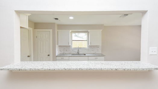 Humble 1-story, 3-bed 7307 Foxhurst Lane-idx
