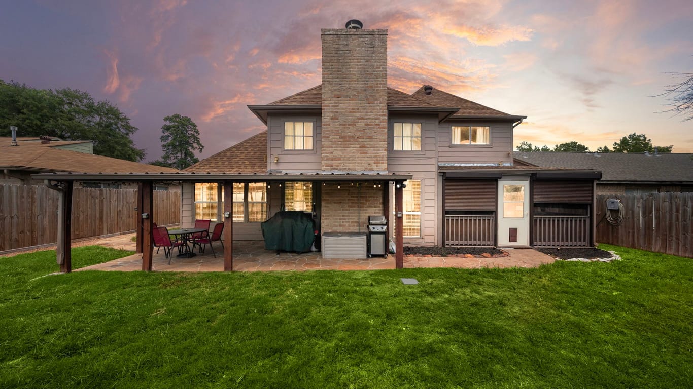 Humble 2-story, 3-bed 9822 Canterbury Drive-idx