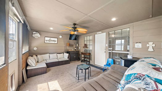 Humble 2-story, 3-bed 9822 Canterbury Drive-idx