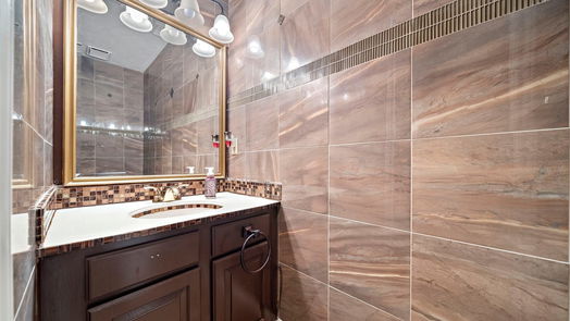 Humble 2-story, 3-bed 9822 Canterbury Drive-idx