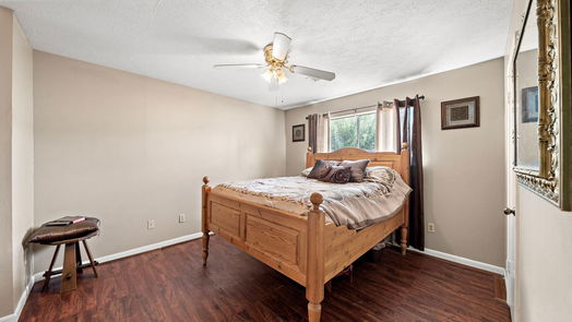 Humble 2-story, 3-bed 9822 Canterbury Drive-idx