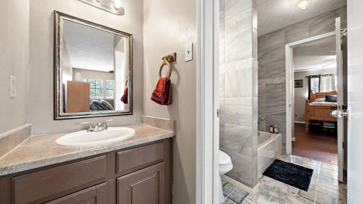 Humble 2-story, 3-bed 9822 Canterbury Drive-idx