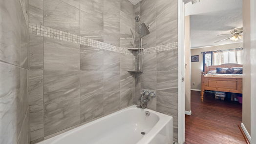 Humble 2-story, 3-bed 9822 Canterbury Drive-idx