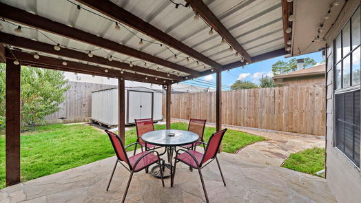 Humble 2-story, 3-bed 9822 Canterbury Drive-idx