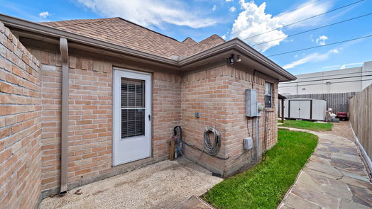 Humble 2-story, 3-bed 9822 Canterbury Drive-idx