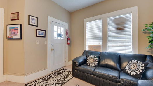 Humble 1-story, 2-bed 807 E 1st Street-idx