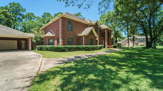 Humble 2-story, 4-bed 21423 Whispering Pines-idx