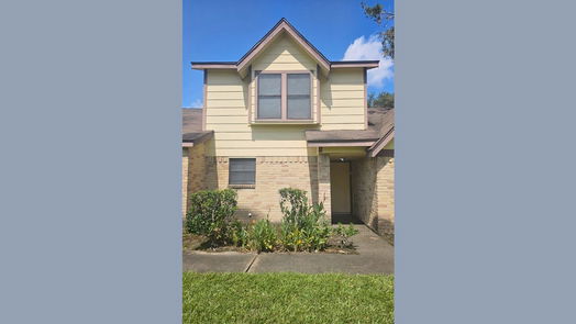 Humble 2-story, 2-bed 1881 Country Village Boulevard B-idx