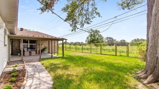 Humble 1-story, 3-bed 1010 McDugald Street-idx