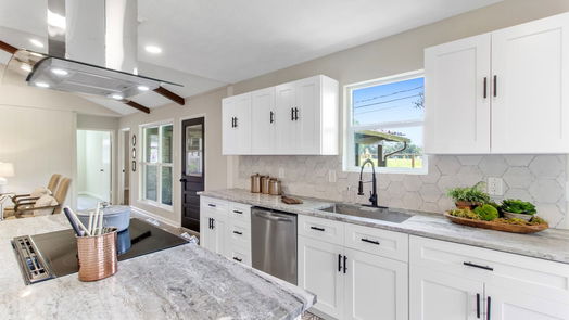 Humble 1-story, 3-bed 1010 McDugald Street-idx