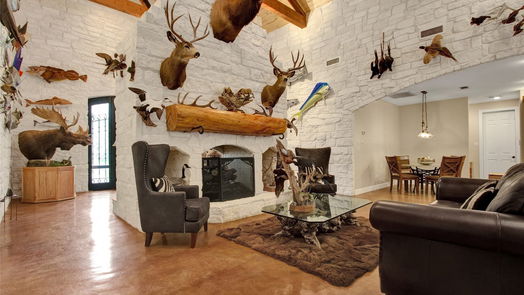 Humble null-story, 4-bed 21405 Whispering Pines-idx