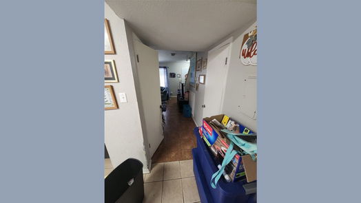 Humble 2-story, 2-bed 517 5th Street 4-idx