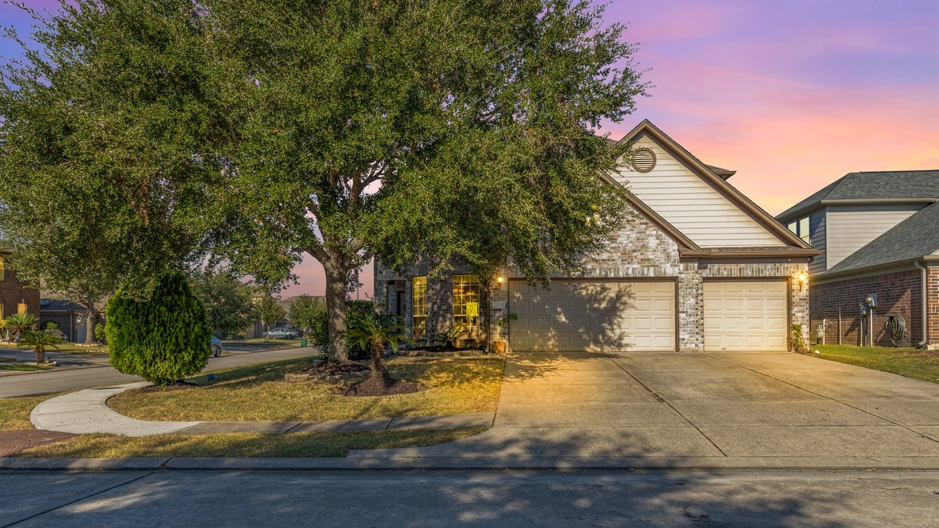 Humble 2-story, 5-bed 20714 Dappled Ridge Way-idx