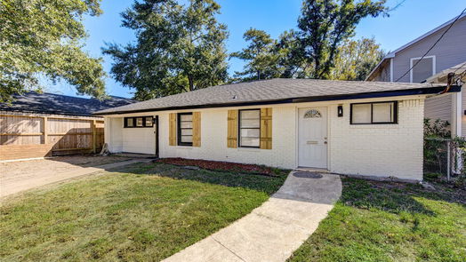 Humble 1-story, 3-bed 110 S Avenue E-idx