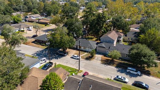 Humble 1-story, 3-bed 110 S Avenue E-idx