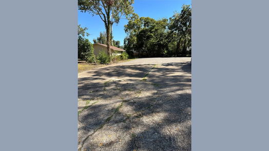 Humble null-story, 2-bed 114 S Houston Avenue-idx