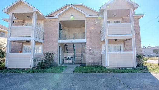 Humble 2-story, 2-bed 1312 Brenda Lane 4-idx