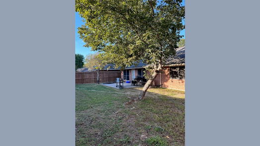 Houston 1-story, 3-bed 2310 Sherwood Hollow Lane-idx