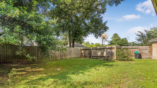 Houston 1-story, 3-bed 1927 Maple Lakes Drive-idx