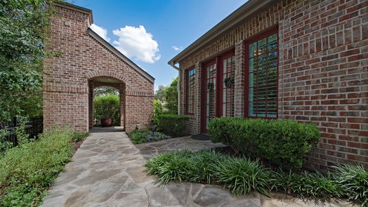 Houston 2-story, 3-bed 2807 N Cotswold Manor Drive-idx