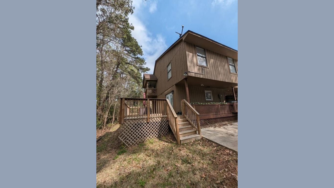 Humble 2-story, 2-bed 1011 Hamblen Road 101-idx