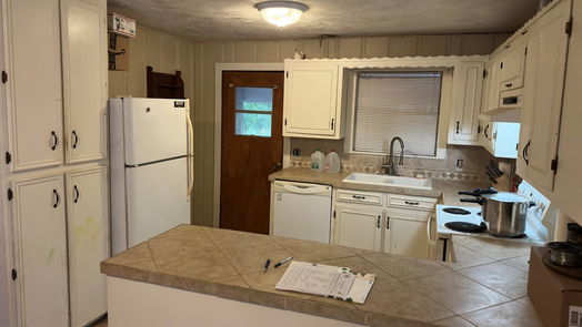 Huntsville 1-story, 3-bed 7148 State Highway 75 S-idx