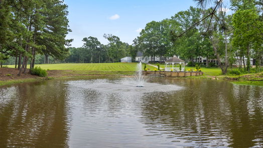 Huntsville 2-story, 6-bed 1961 Fm 1375 Road E-idx