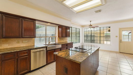 Houston 2-story, 4-bed 3722 Lake Shade Court-idx