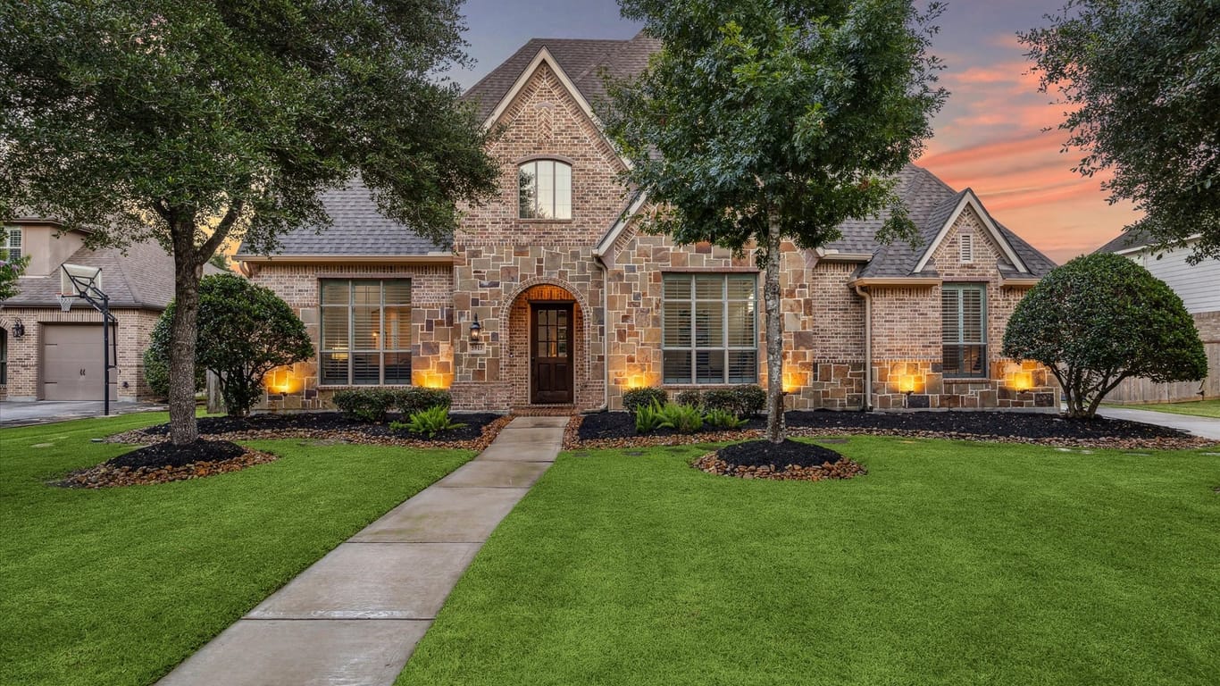 Houston 2-story, 6-bed 5915 Majestic Pines Drive-idx