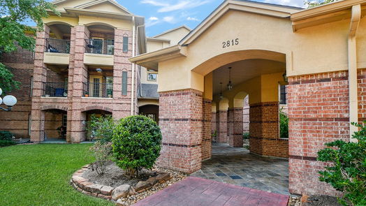 Houston 1-story, 1-bed 2815 Kings Crossing Drive 118-idx