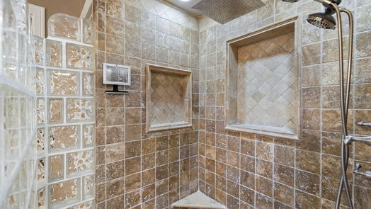 Kingwood 2-story, 4-bed 5918 Country Falls Lane-idx