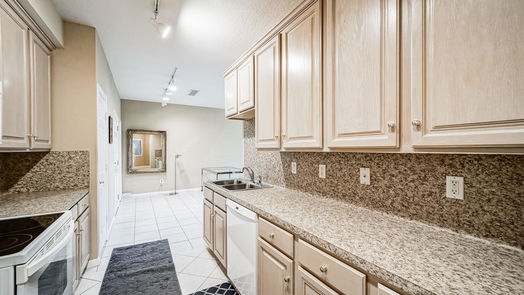 Kingwood 1-story, 1-bed 2803 Kings Crossing Drive 319-idx