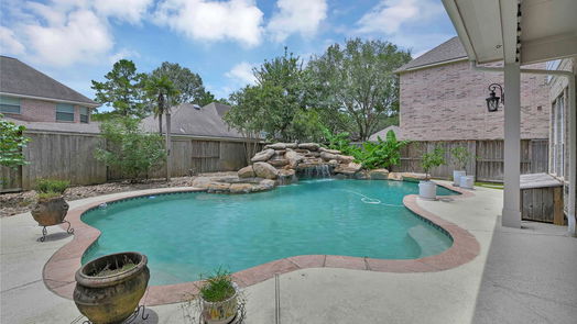 Kingwood 2-story, 5-bed 6403 Hidden Lakes Drive-idx