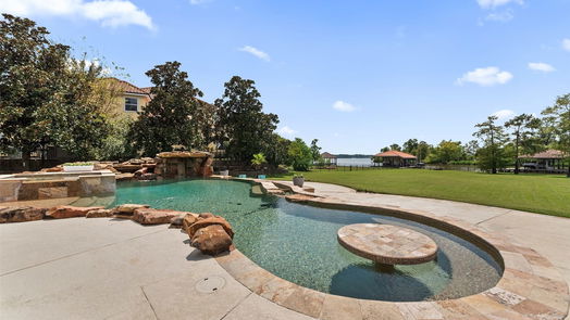 Kingwood 2-story, 5-bed 6211 S Royal Point Drive-idx