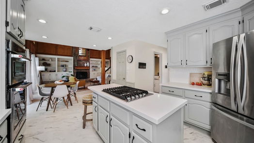 Kingwood 2-story, 4-bed 5215 Windy Lake Drive-idx