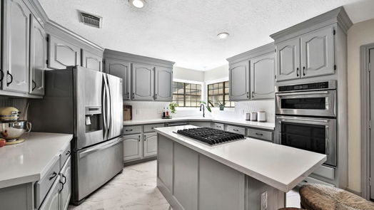 Kingwood 2-story, 4-bed 5215 Windy Lake Drive-idx