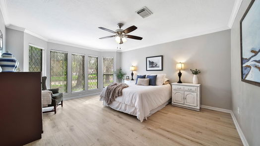 Kingwood 2-story, 4-bed 5215 Windy Lake Drive-idx
