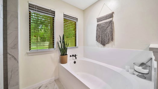 Kingwood 2-story, 4-bed 5215 Windy Lake Drive-idx