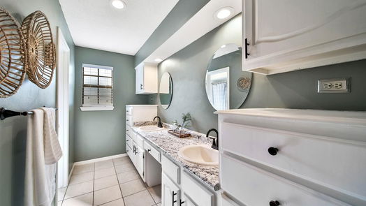 Kingwood 2-story, 4-bed 5215 Windy Lake Drive-idx