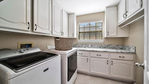 Kingwood 2-story, 4-bed 5215 Windy Lake Drive-idx