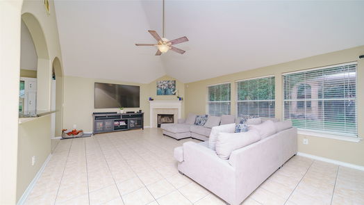 Humble 2-story, 3-bed 18403 Wolf Creek Trail-idx