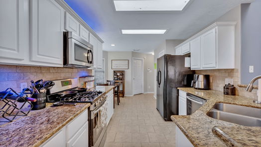Humble 2-story, 3-bed 7435 Cheeca Lodge Lane-idx