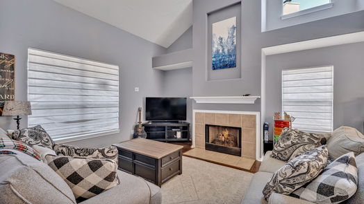 Humble 2-story, 3-bed 7435 Cheeca Lodge Lane-idx