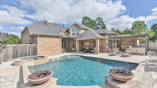 Humble 2-story, 5-bed 17703 Carr Creek Lane-idx