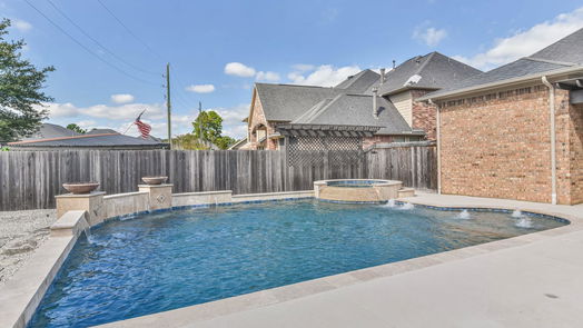 Humble 2-story, 5-bed 17703 Carr Creek Lane-idx