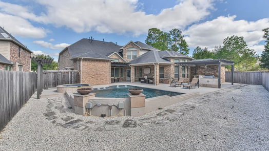 Humble 2-story, 5-bed 17703 Carr Creek Lane-idx