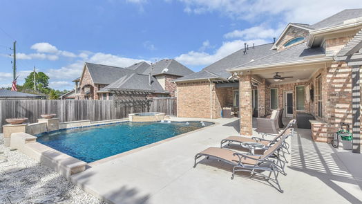 Humble 2-story, 5-bed 17703 Carr Creek Lane-idx