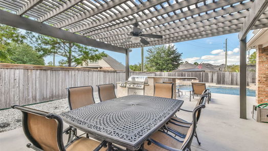 Humble 2-story, 5-bed 17703 Carr Creek Lane-idx